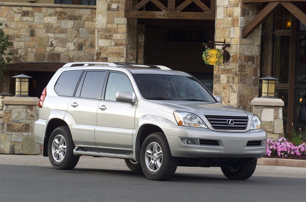 2007 Lexus GX 470 parked in front of a store
