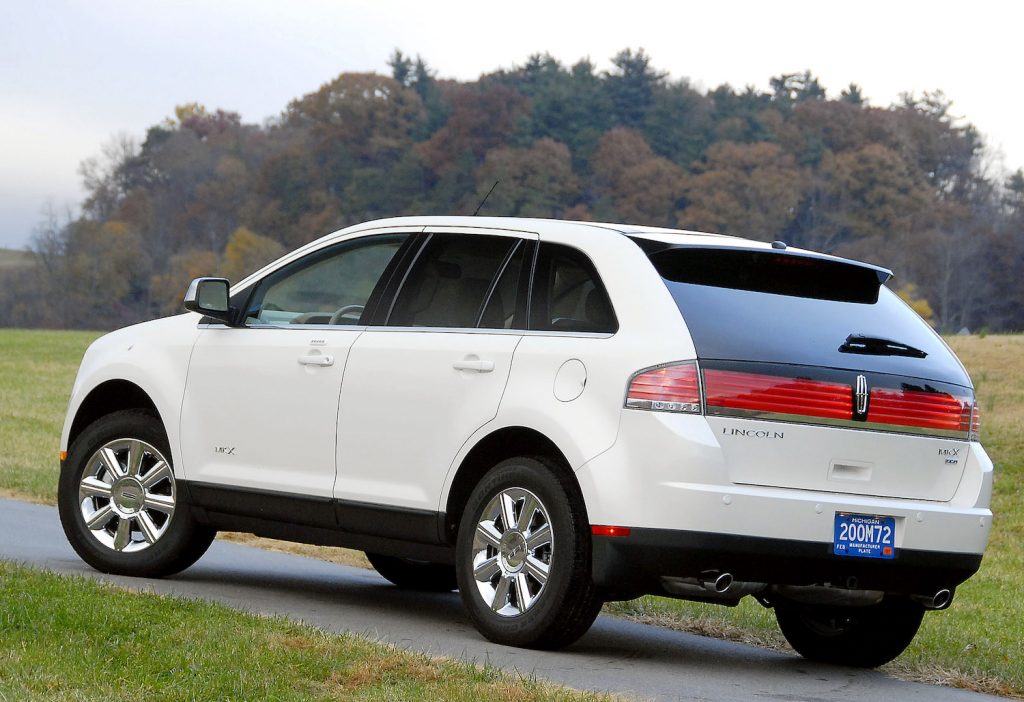 A white Lincoln MKX, one of the best used luxury SUVs under $10,000