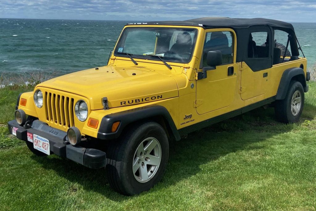 An image of a Jeep Wrangler Rubicon parked outdoors.